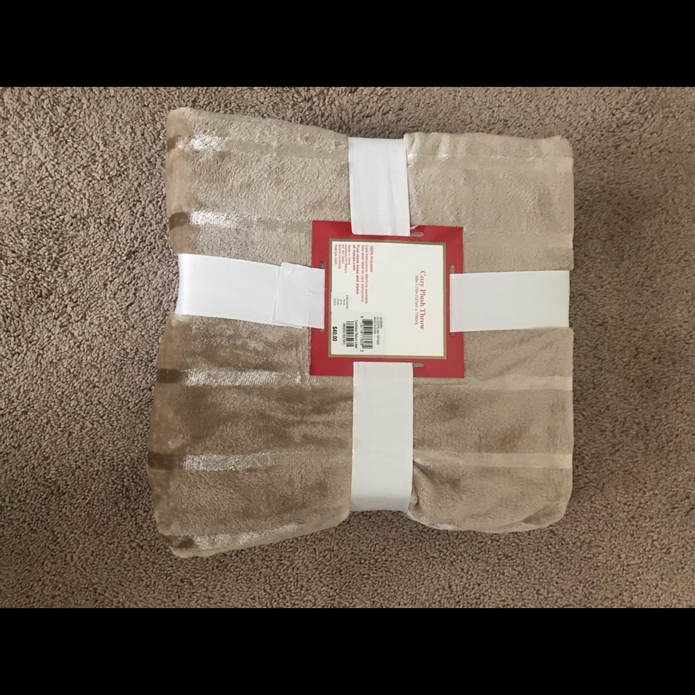 New Cozy plush throw